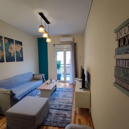 Wood & White Apartment In Historic Center With 2 Bedrooms Ioannina Buitenkant foto