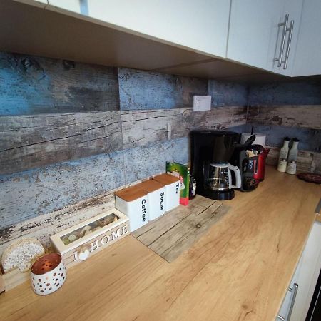 Wood & White Apartment In Historic Center With 2 Bedrooms Ioannina Buitenkant foto